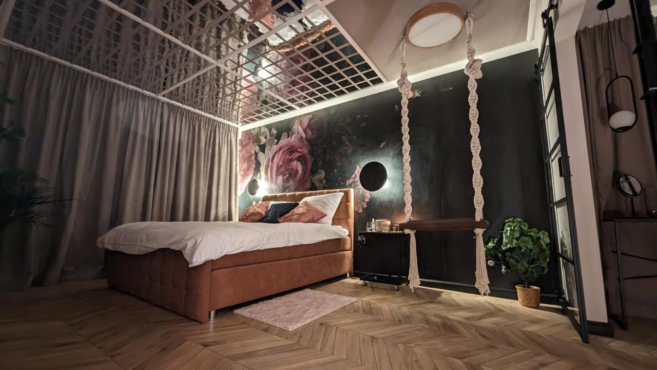 Secret Garden Apartment Warsaw Exterior photo